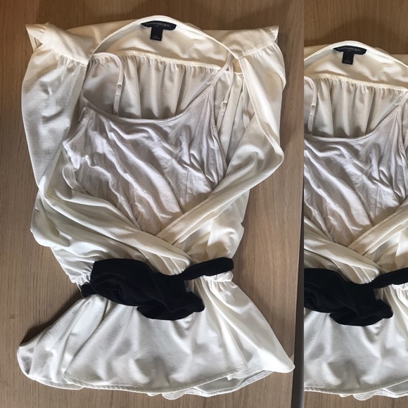 Banana Republic Light white sleeveless blouse - Picture 3 of 5